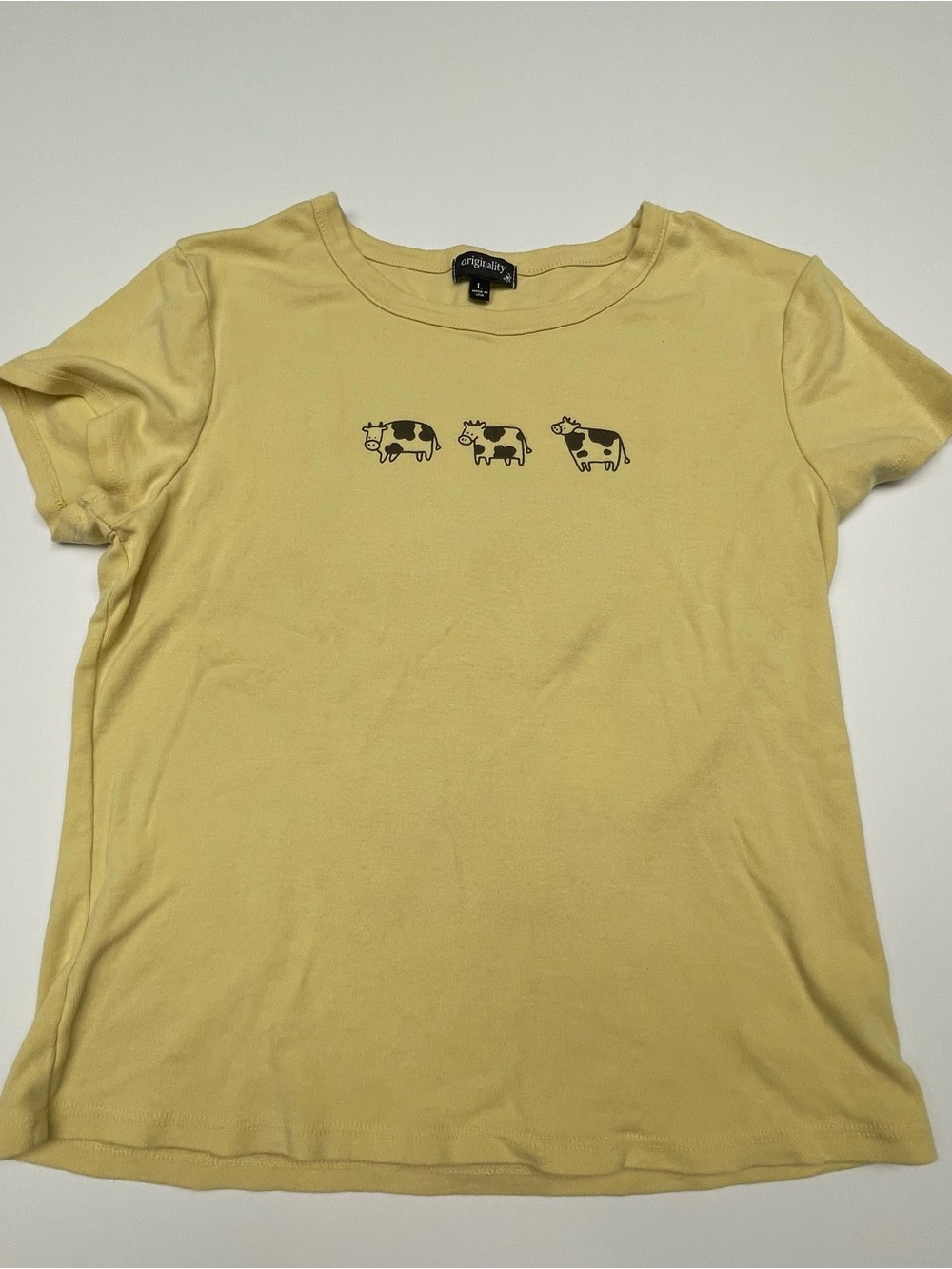 Originality Short Sleeves T-Shirt Yellow Cows Junior Woman's Size Large